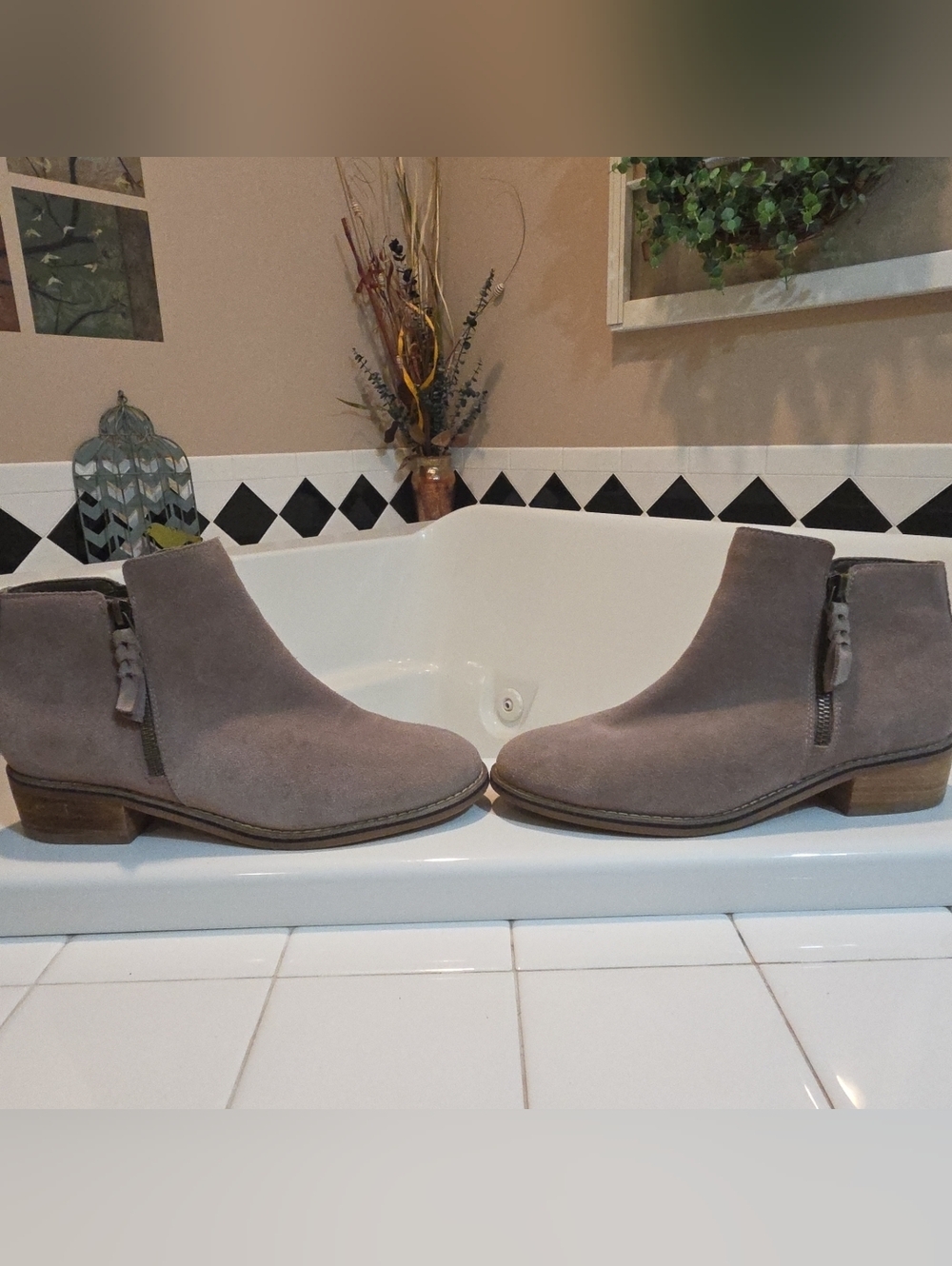 Blondo Women’s Liam Waterproof Booties Taupe Suede Boots Size 8.5 M Side Zippers - Picture 6 of 8